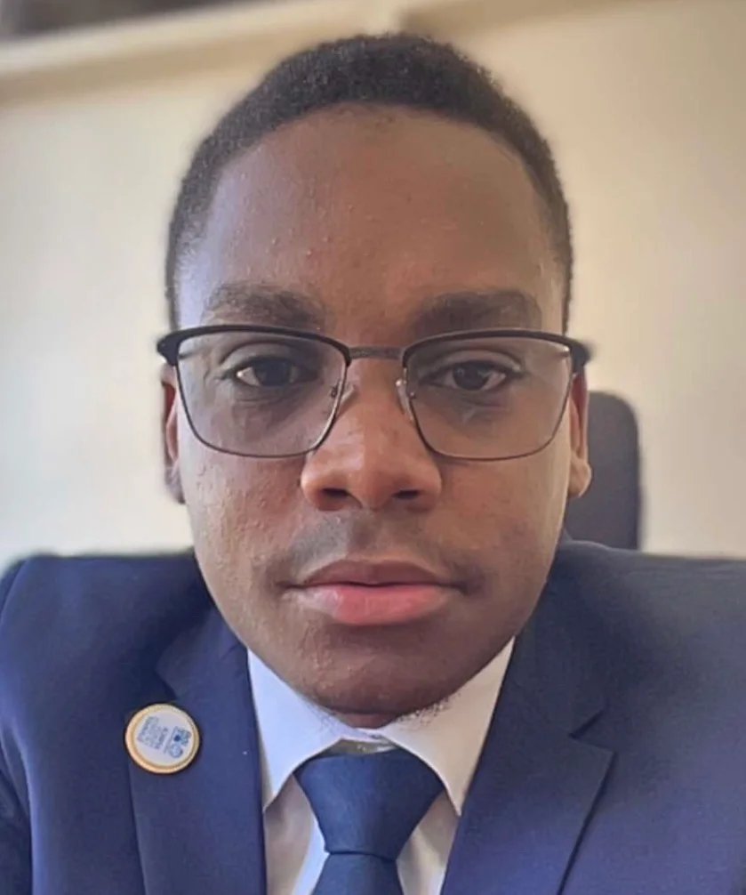 Ayton Mwashi 