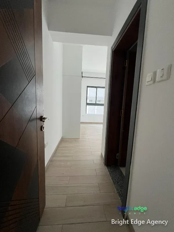 Modern Fully Fitted 2 Bedroom 7