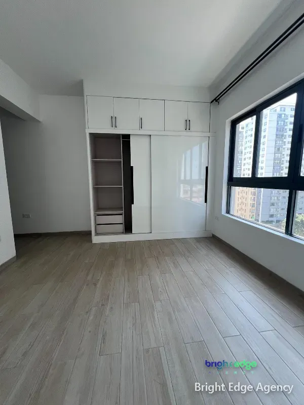 Modern Fully Fitted 2 Bedroom 9
