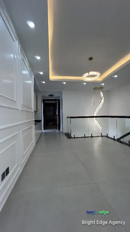4 Bedroom Duplex Apartments 9