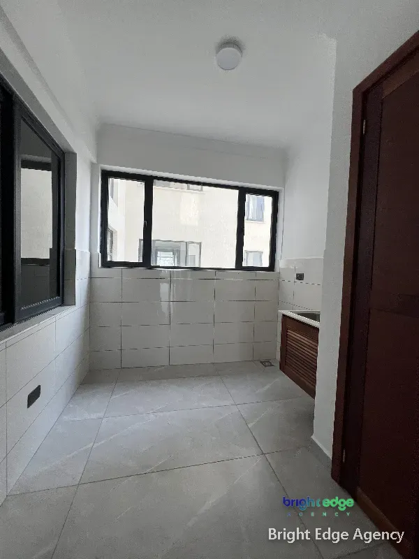 Executive 3 Bedroom + DSQ  6