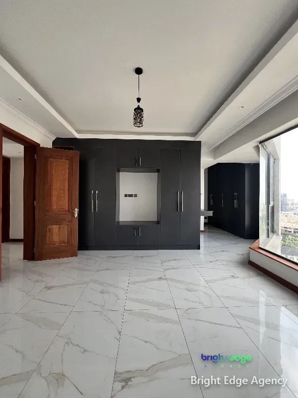 Executive 3 Bedroom + DSQ  7