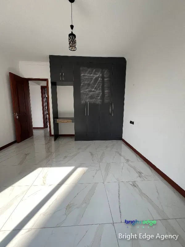 Executive 3 Bedroom + DSQ  2