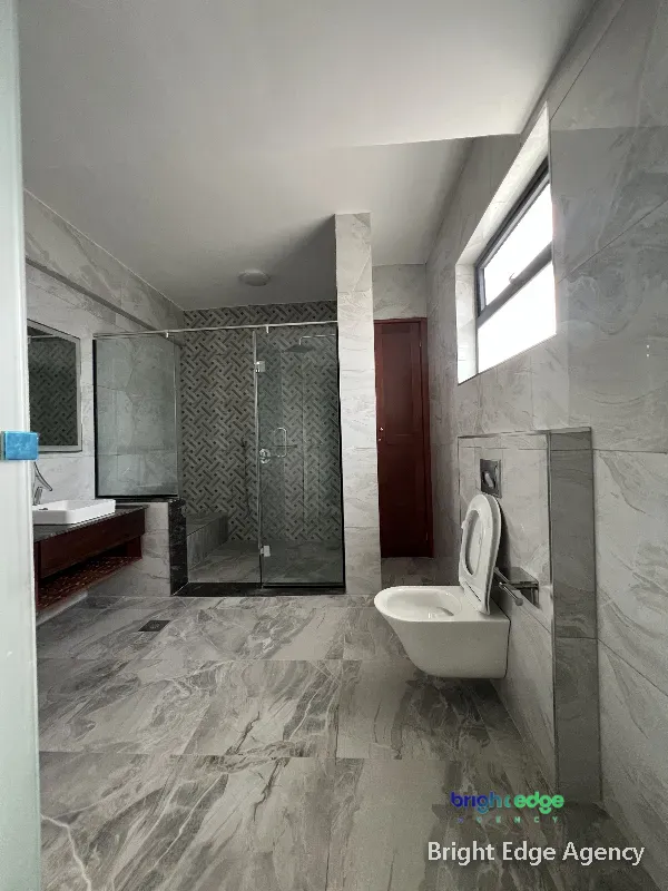 Executive 3 Bedroom + DSQ  9