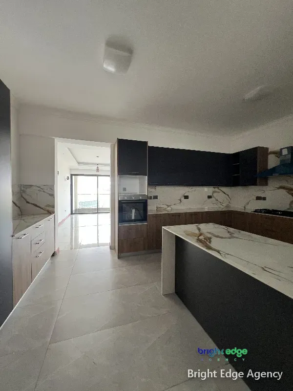 Executive 3 Bedroom + DSQ  5